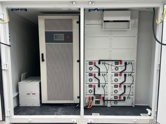 Система хранения энергии на аккумуляторе BESS с разной емкостью в зависимости от модели, работающая на технологии литий-ионных батарей